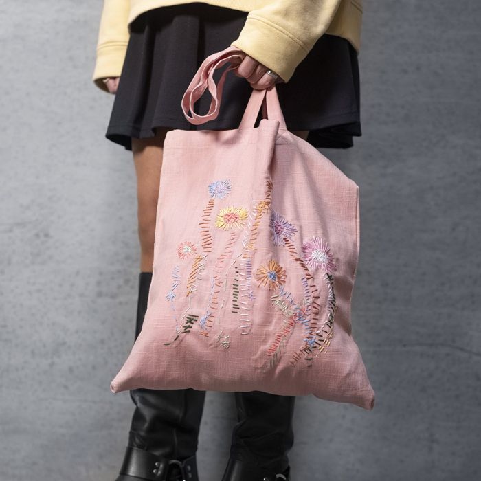 Tote bag with floral embroidery