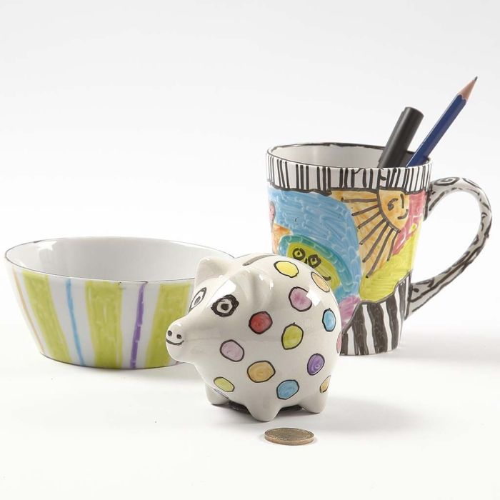 Porcelaine décorée avec des marqueurs