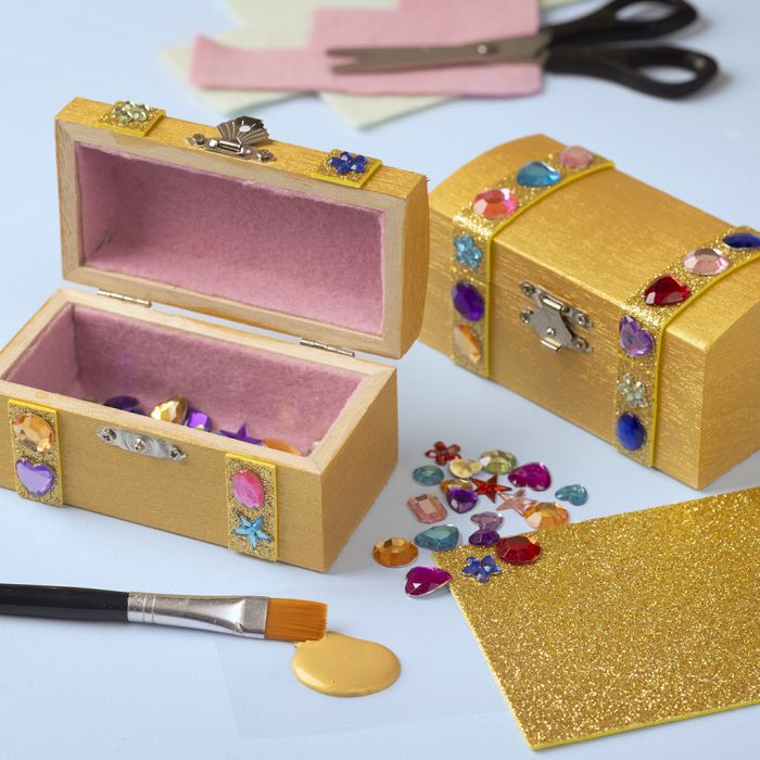Gold treasure chest