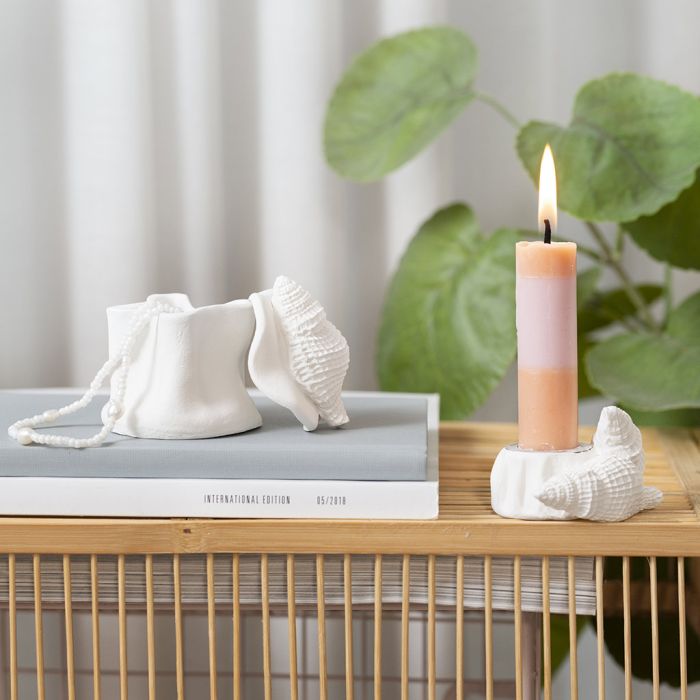 Candle holder and jar with shells