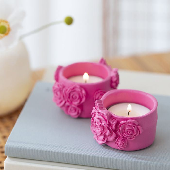 Tealight holders with detailed flowers