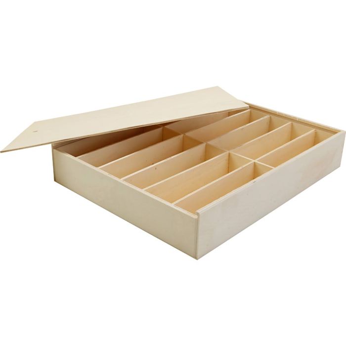 Wooden box with lid, H: 8,5 cm, L: 32,5 cm, W: 36 cm