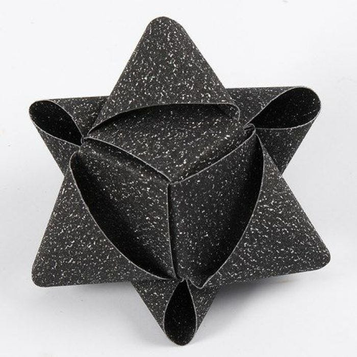 A cube-shaped Star from glittery Vivi Gade Paper Star Strips