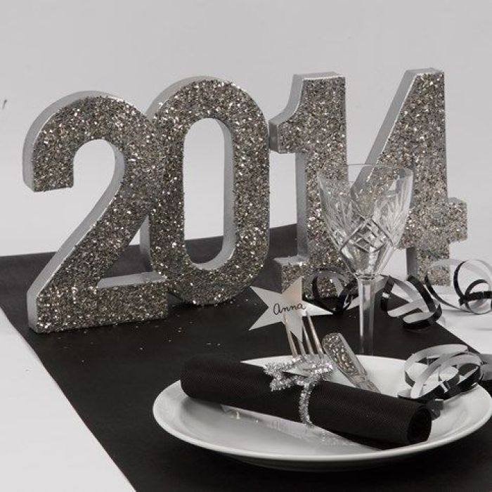 Glittering Decorations for the New Year's Table