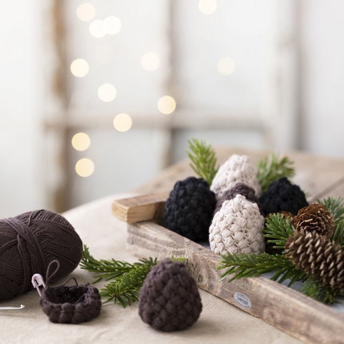 Crochet decorative pine cones