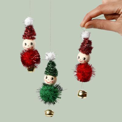 Elves for hanging made from pipe cleaners