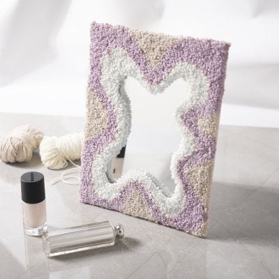 Blødt spejl med trendy punch needle teknik