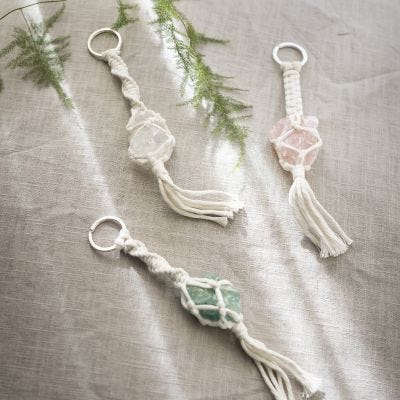 Macramé nøglering med krystal