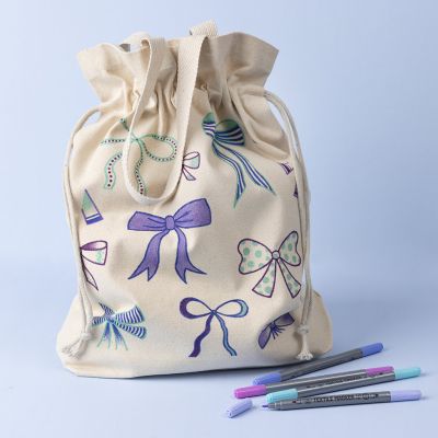 Bag with bows in marker