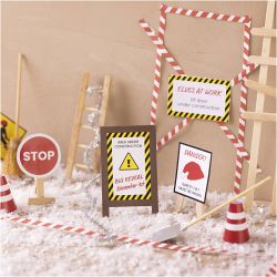 Mini Craft Kit Elf Door, Under Construction, 1 pack